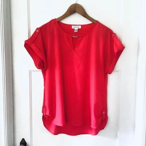 Calvin Klein women’s M Coral Pink lightweight short sleeve blouse gold accents